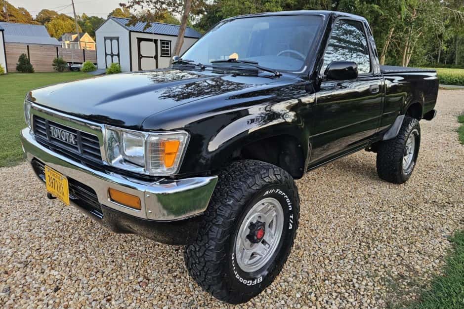 1989 Toyota Pickup (N80/90/100/110 1989-1997) sold for $16,500