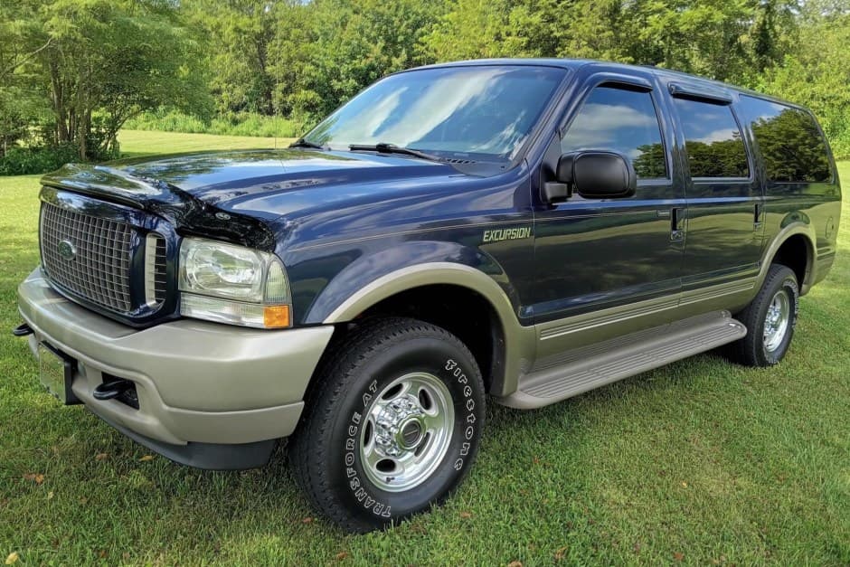 2004 Ford Excursion sold for $20,200