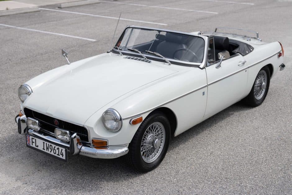 1971 MG MGB sold for $15,000