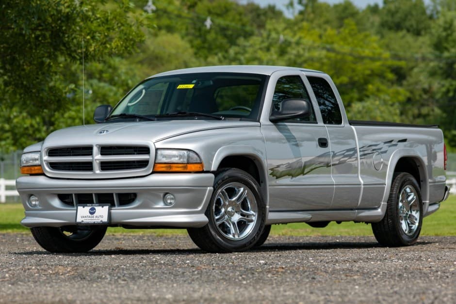 2003 Dodge Dakota (1997-2004) sold for $33,253