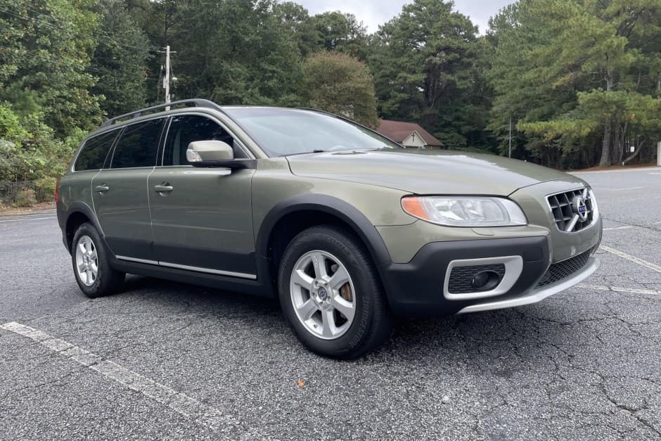 2011 Volvo XC70 sold for $17,250