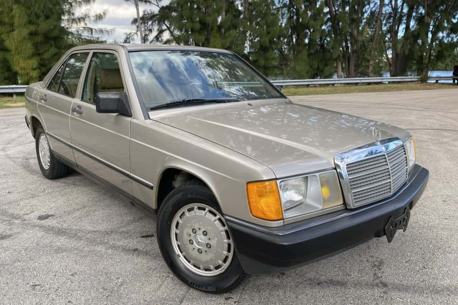 1985 Mercedes-Benz W201 190 sold for $8,300
