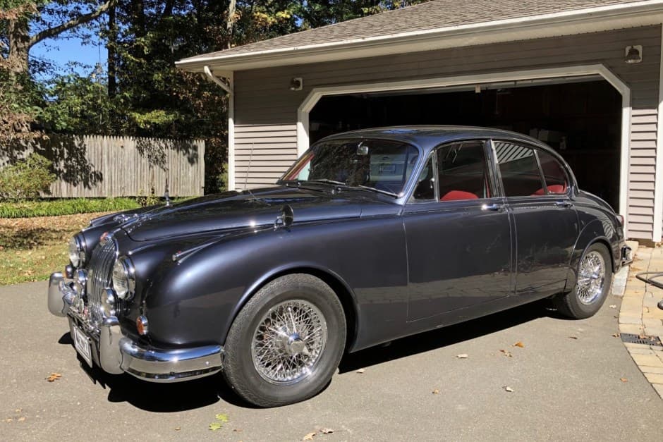 1962 Jaguar Mk II sold for $44,000