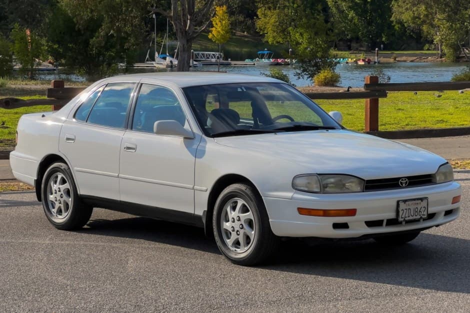 1992 Toyota Camry sold for $7,700