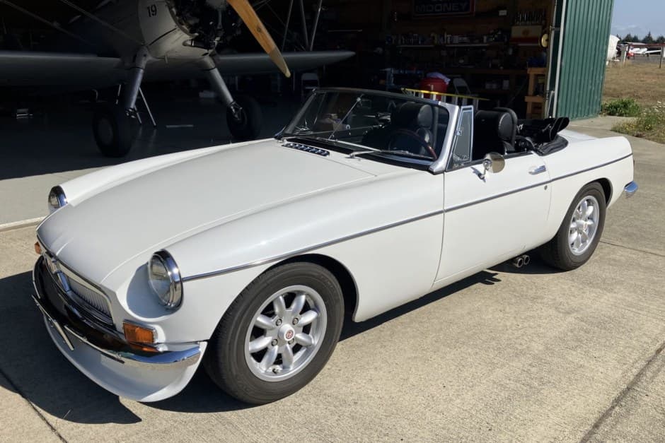 1963 MG MGB sold for $8,200