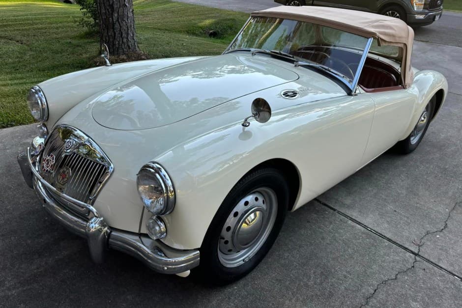 1961 MG MGA sold for $27,000