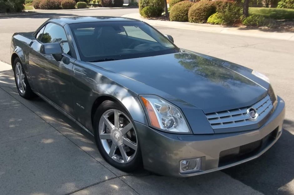 2004 Cadillac XLR sold for $15,300