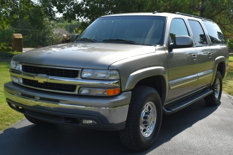 2003 Chevrolet Suburban (GMT800 2000-2006) sold for $20,000