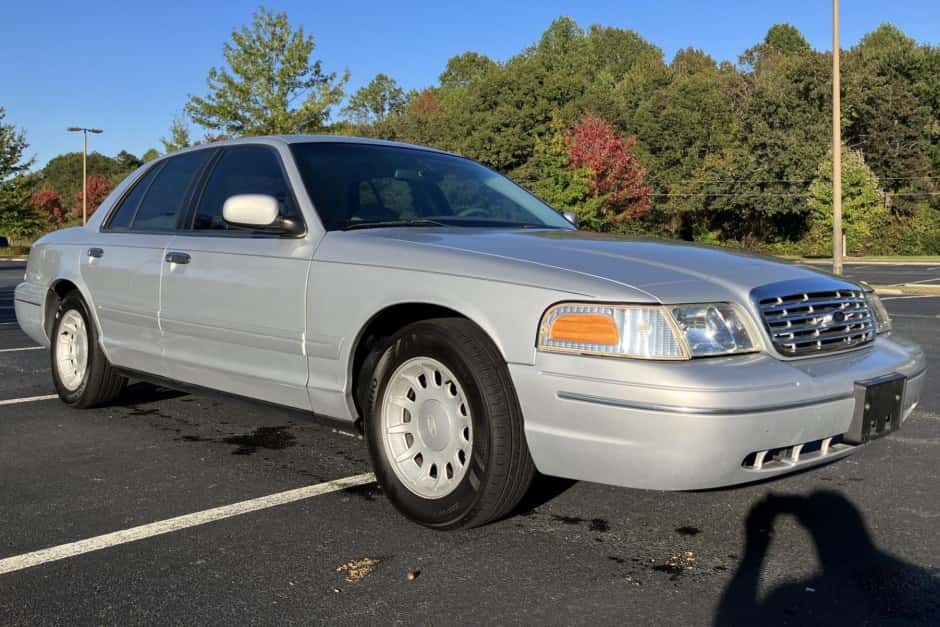 2002 Ford Crown Victoria sold for $9,456