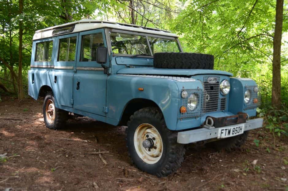 1969 Land Rover Series 109 sold for $5,600
