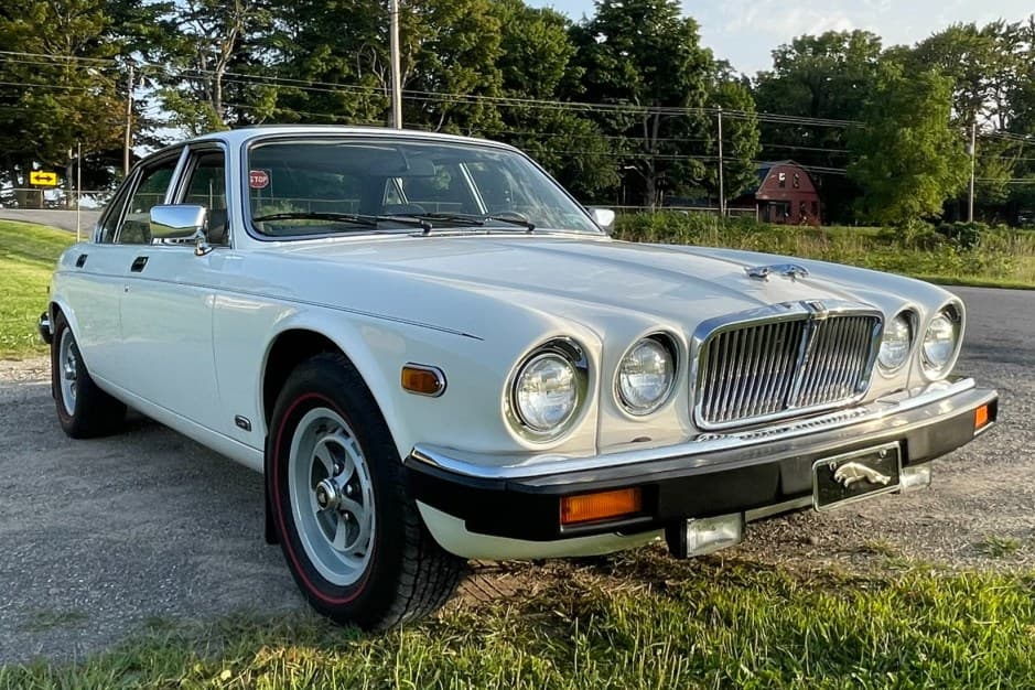 1984 Jaguar XJ Series 3 (1980-1992) sold for $5,100