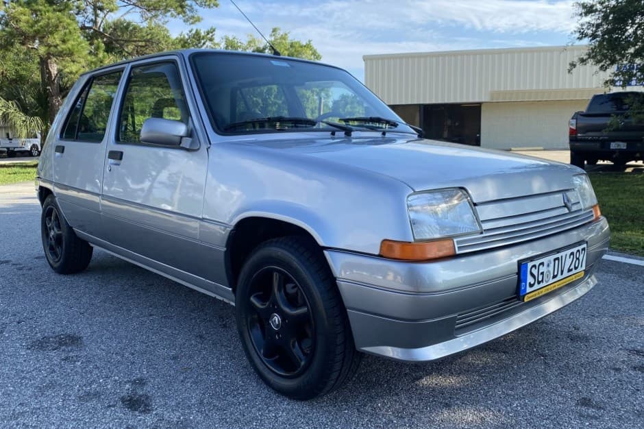 1989 Renault sold for $4,500