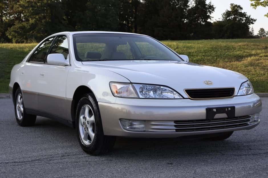 1999 Lexus ES sold for $14,085