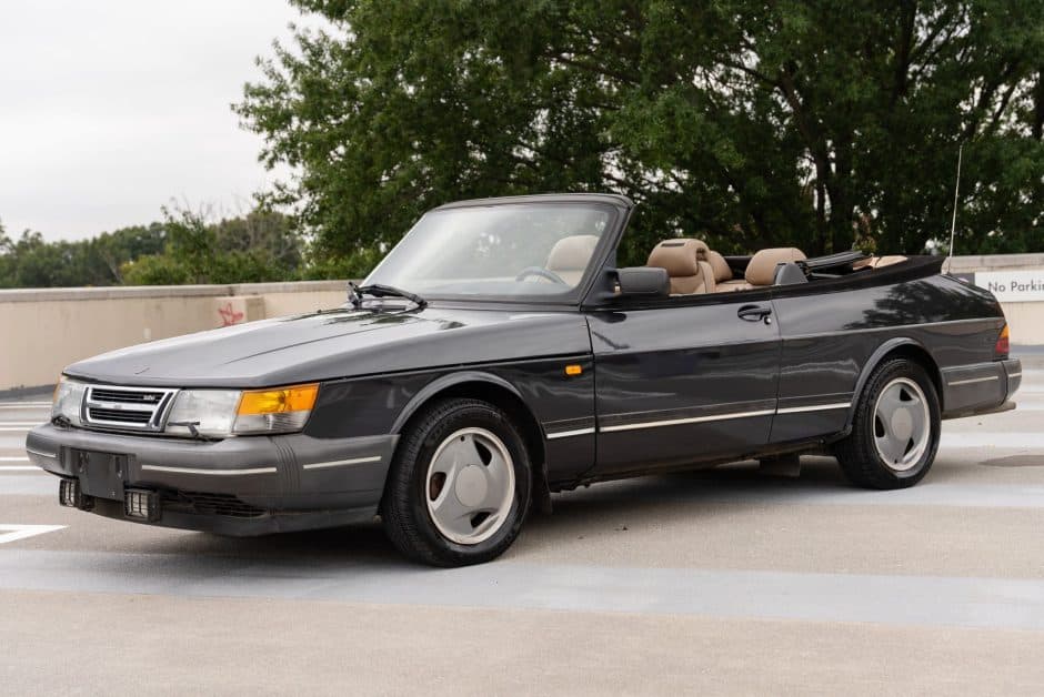 1994 Saab 900 sold for $8,400