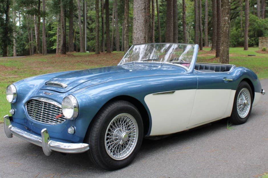 1961 Austin-Healey 3000 sold for $30,000