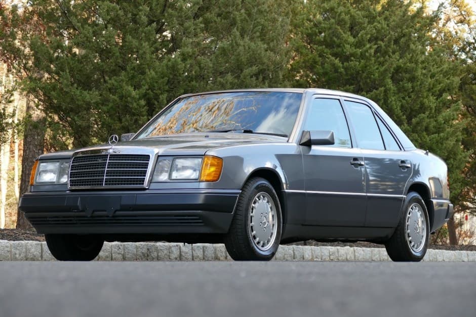 1991 Mercedes-Benz W124 E-Class sold for $36,000
