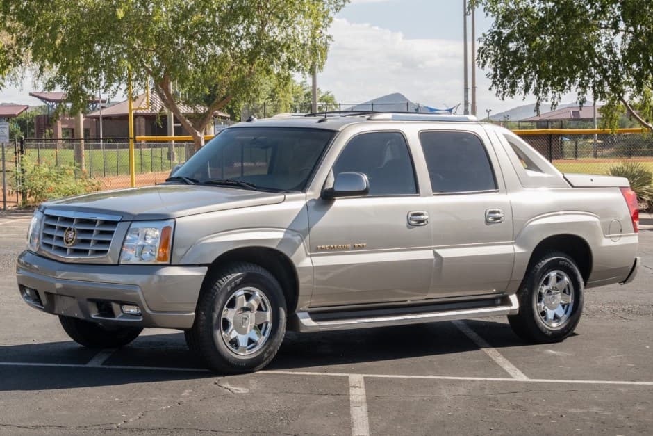 2003 Cadillac Escalade & EXT GMT800 (2002-2006) sold for $19,000