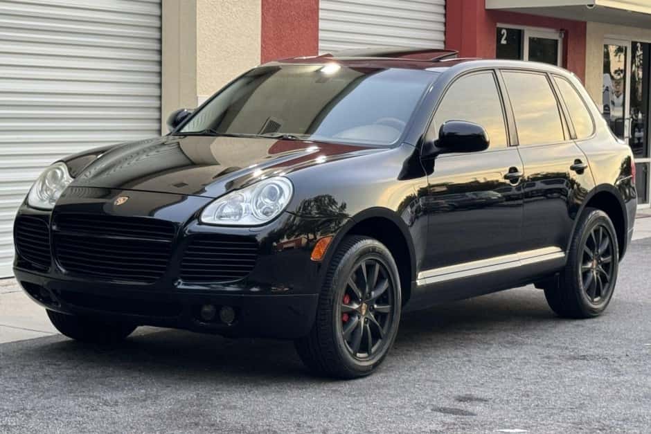 2003 Porsche 955/957 Cayenne (2003-2010) sold for $9,000