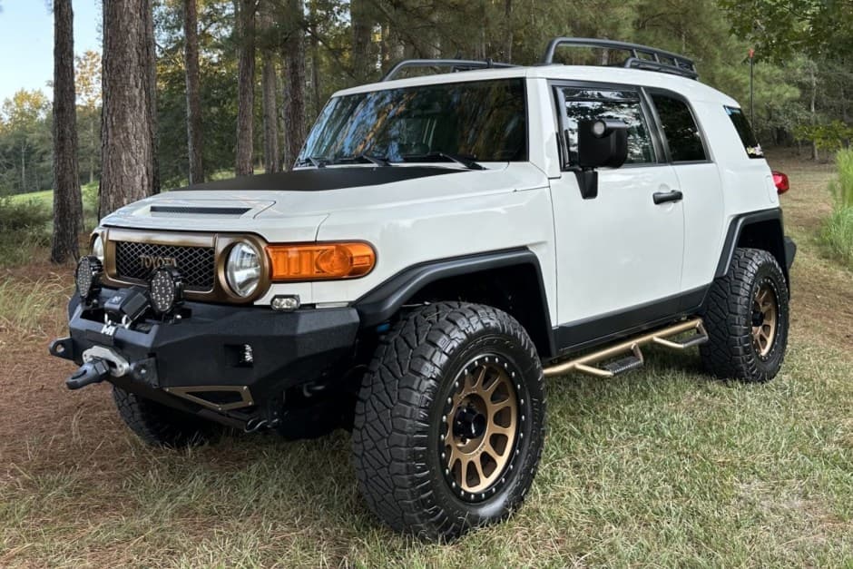 2011 Toyota FJ Cruiser sold for $21,000