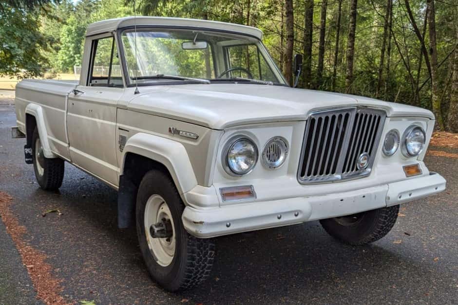 1969 Jeep Pickup sold for $11,750