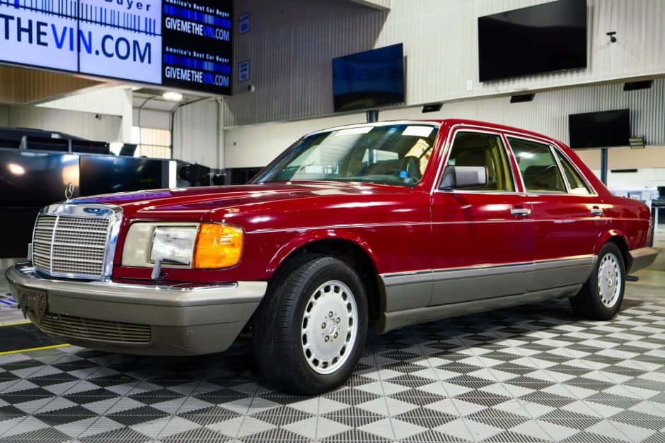 1986 Mercedes-Benz W126 S-Class sold for $4,000