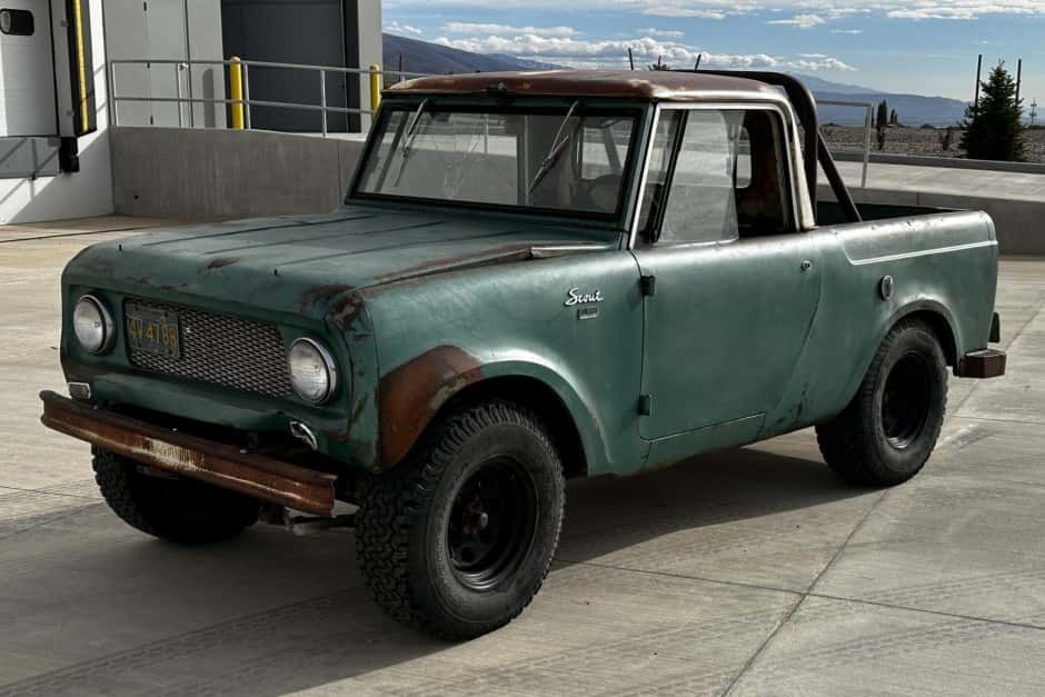 1962 International Harvester Scout sold for $8,150