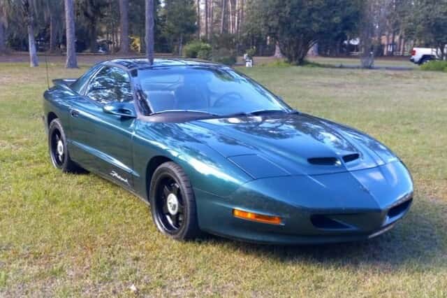 1993 Pontiac Firebird (1993-2002) sold for $13,250