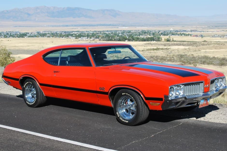 1970 Oldsmobile 442 sold for $27,500