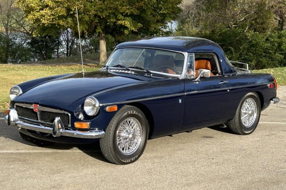 1973 MG MGB sold for $17,500