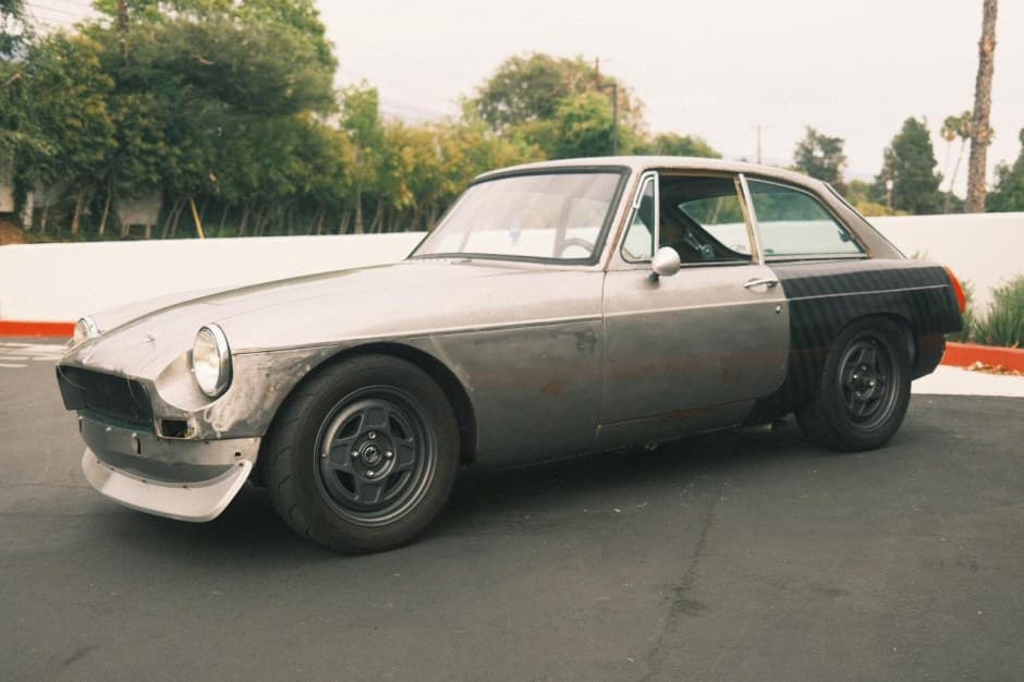1972 MG MGB sold for $8,200