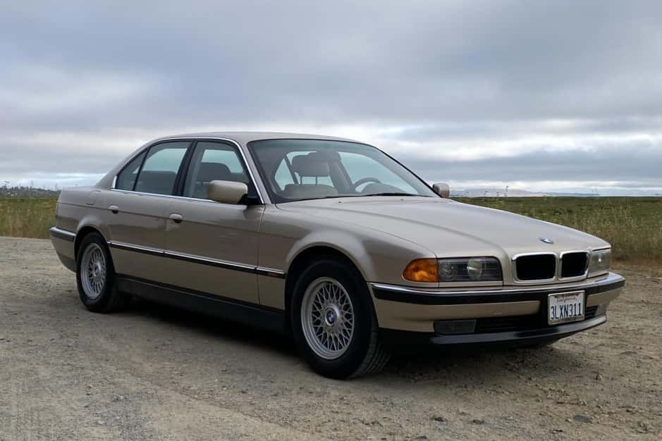 1995 BMW E38 7-Series sold for $9,211