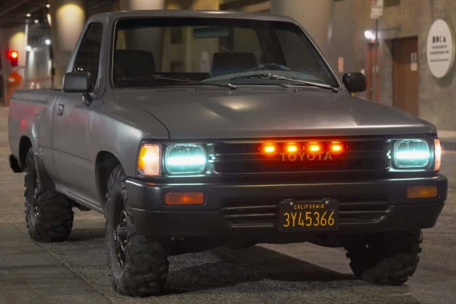 1989 Toyota Pickup (N80/90/100/110 1989-1997) sold for $6,000