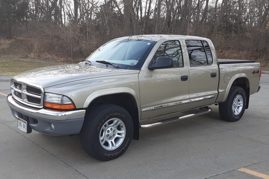 2004 Dodge Dakota (1997-2004) sold for $22,000