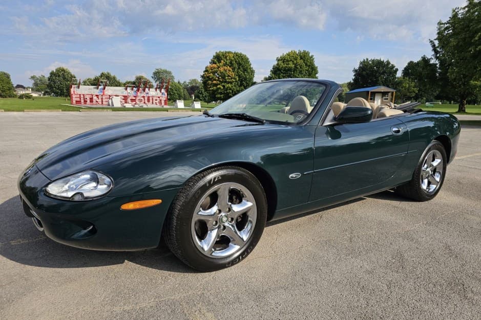 2000 Jaguar XK8 sold for $9,200
