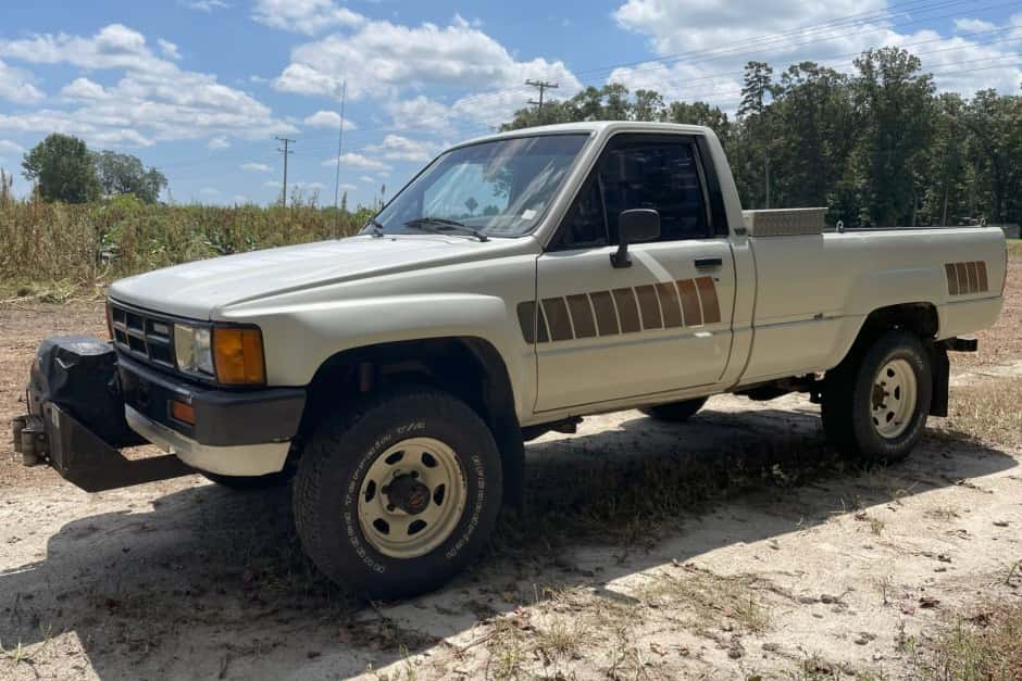 1984 Toyota Pickup (N50/N60/N70 1984-1988) sold for $8,600