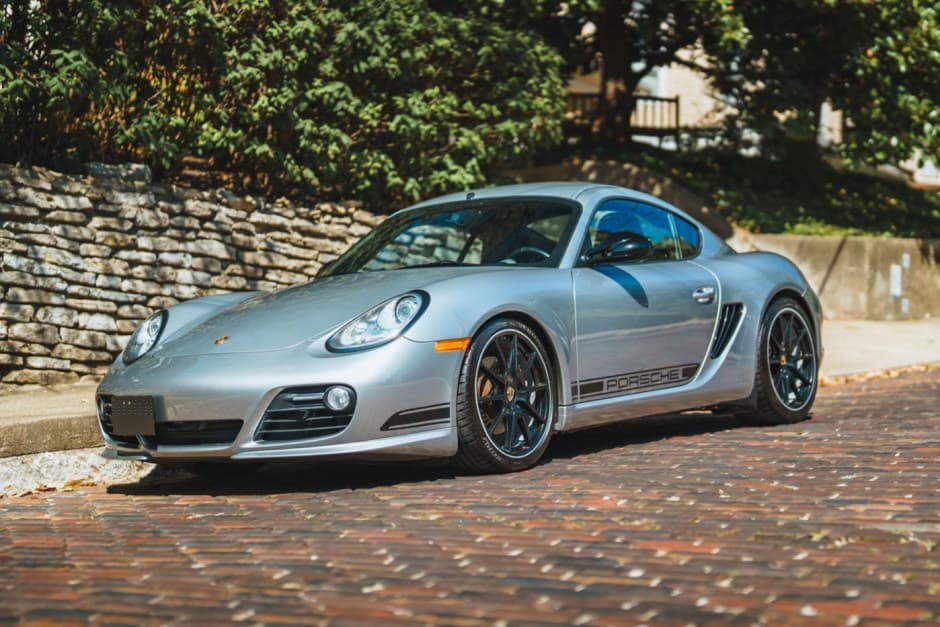 2012 Porsche 987 Cayman sold for $57,500