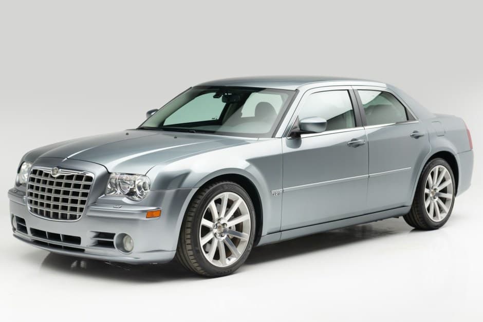 2006 Chrysler 300 (2005-2023) sold for $19,111