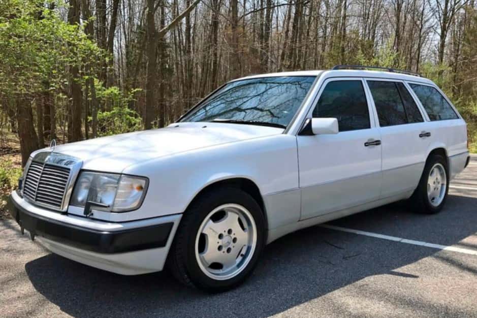 1990 Mercedes-Benz W124 E-Class sold for $18,750