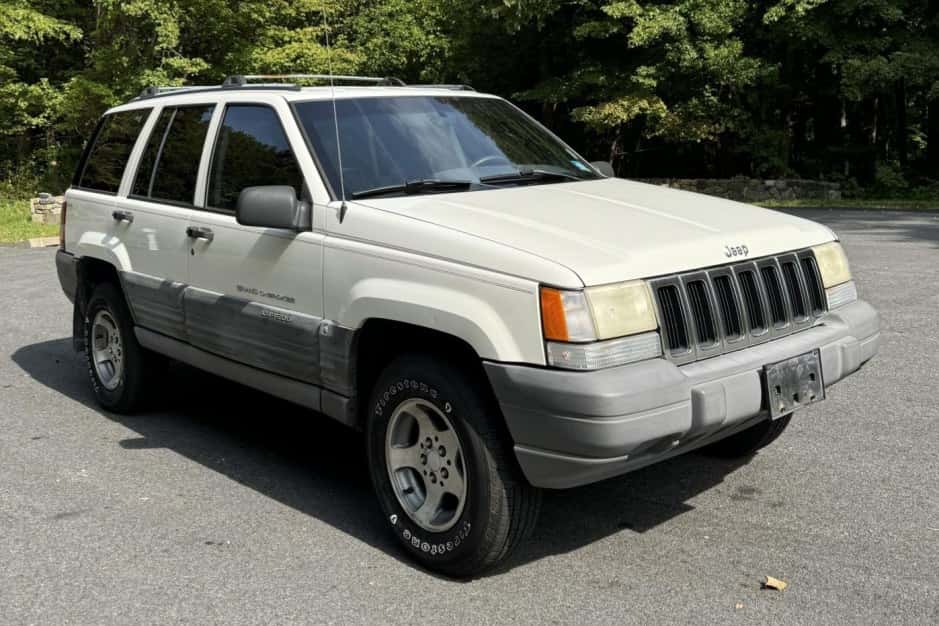 1996 Jeep ZJ Grand Cherokee sold for $5,200