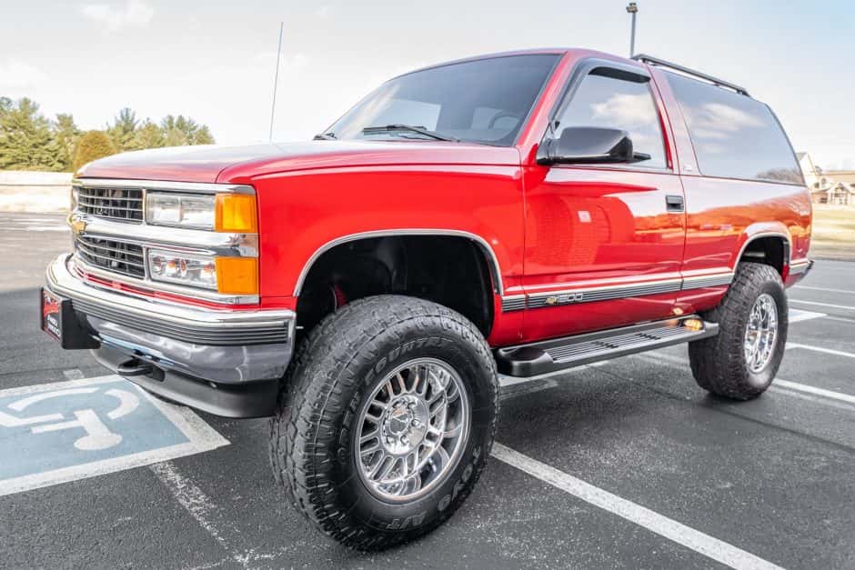 1996 Chevrolet Tahoe GMT400 sold for $26,750