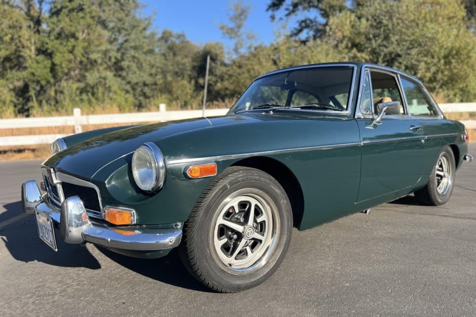 1973 MG MGB sold for $5,100