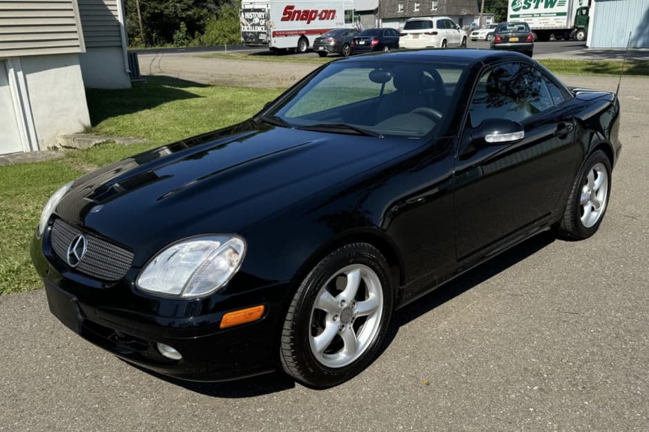 2001 Mercedes-Benz SLK-Class sold for $9,000