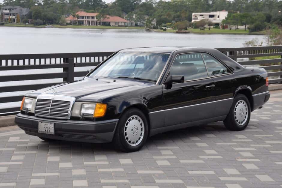 1990 Mercedes-Benz W124 E-Class sold for $15,000