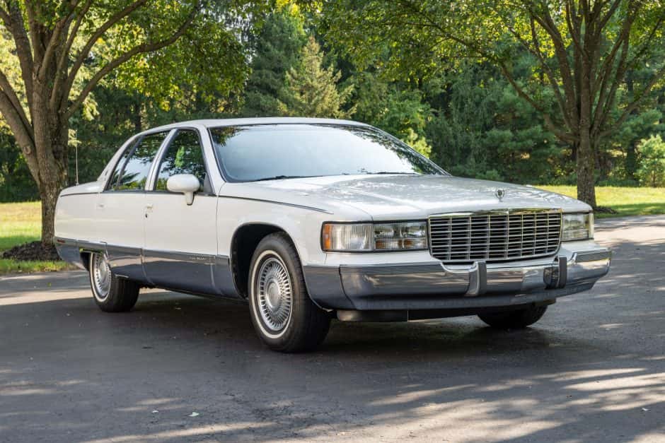 1993 Cadillac Fleetwood 1985-1996 sold for $10,099