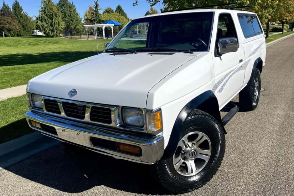 1996 Nissan Pickup sold for $9,300
