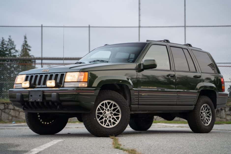 1995 Jeep ZJ Grand Cherokee sold for $21,500