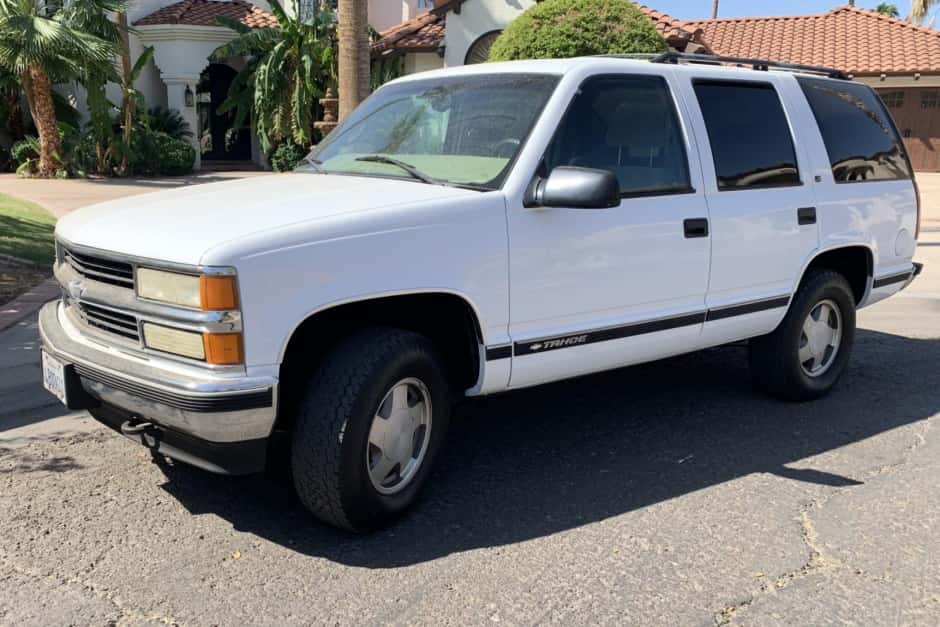 1999 Chevrolet Tahoe GMT400 sold for $11,750