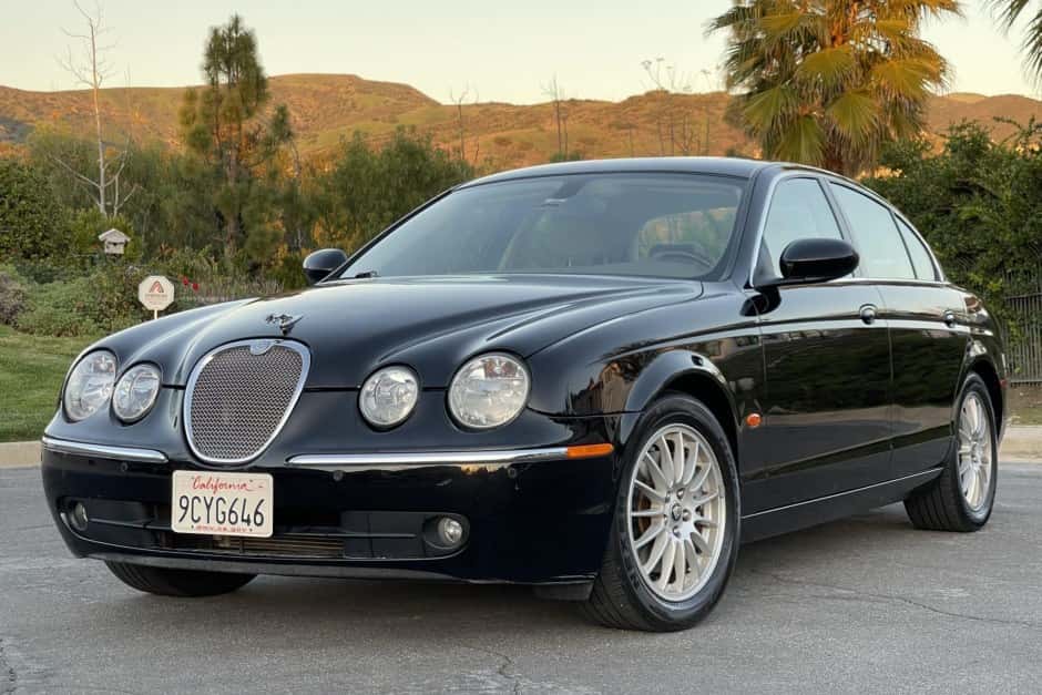 2006 Jaguar S-Type (1999-2007) sold for $7,000
