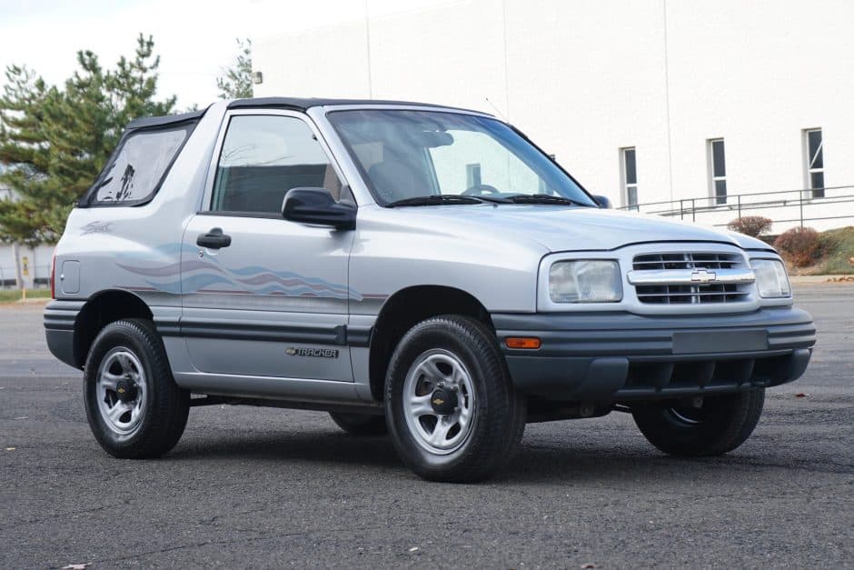 1999 Geo Tracker/Suzuki Sidekick sold for $13,000