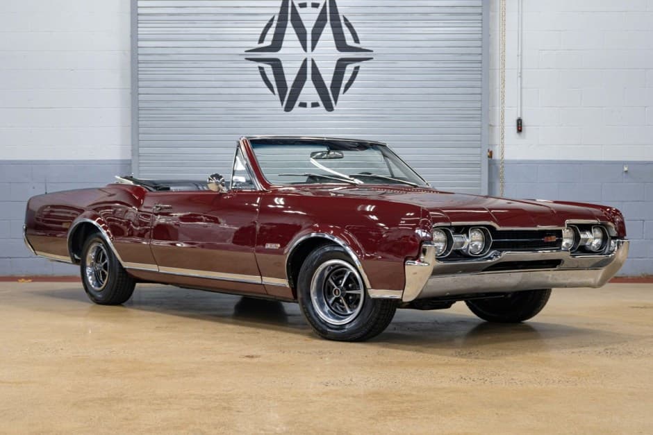 1967 Oldsmobile 442 sold for $35,000